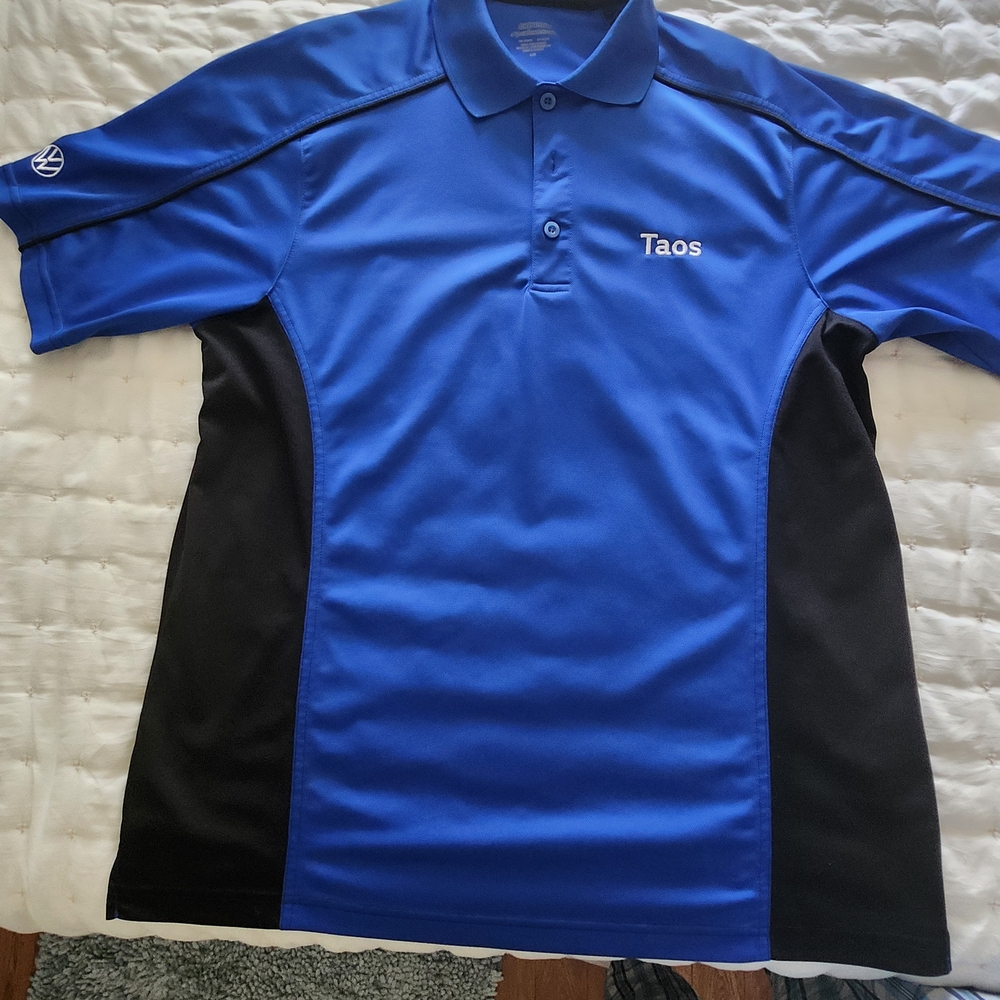 Volkswagen Taos Polo Size Xl. Never Worn.